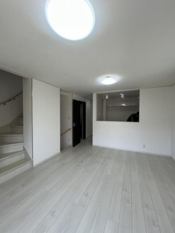 港南台1丁目戸建ての居間写真