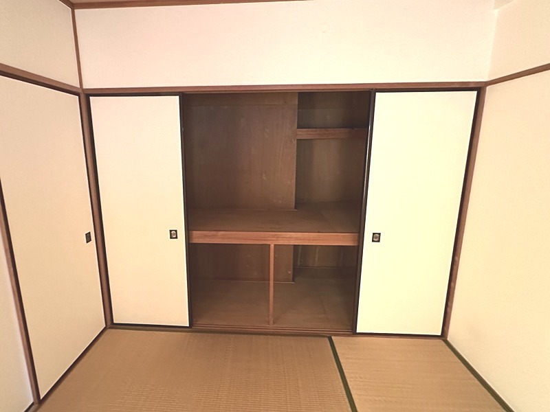 収納　高さと奥行きのある押入