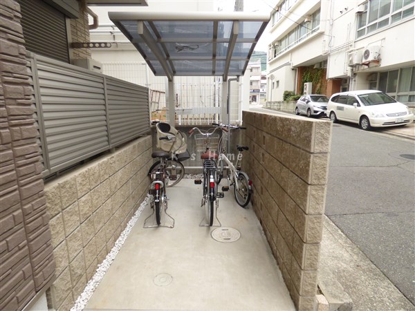 その他共有部分　屋根付きの駐輪場