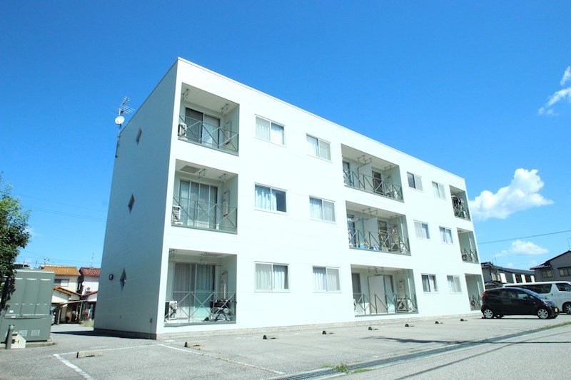 ヴァンテアン八日市II