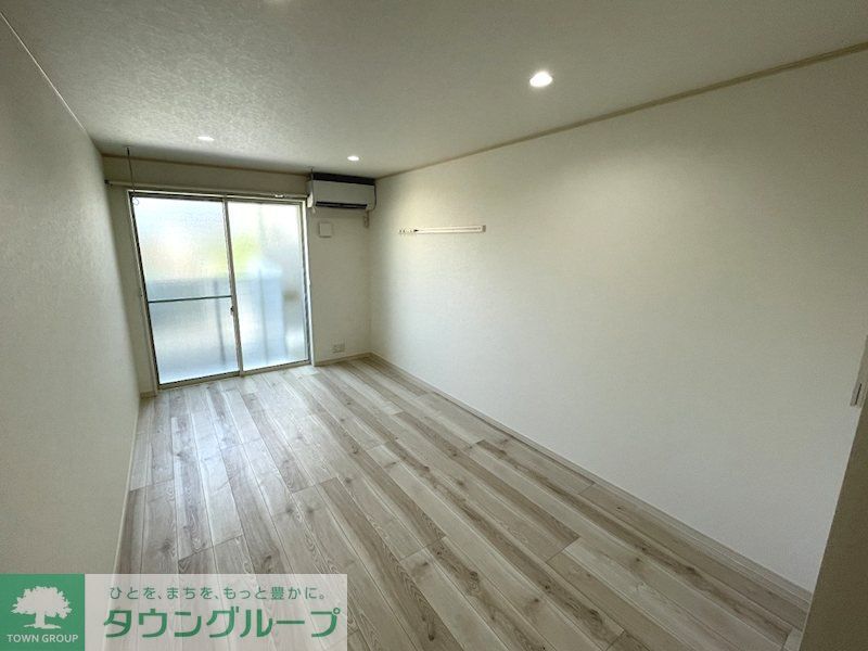 ハーミットクラブハウス横浜桜木町南の居間写真