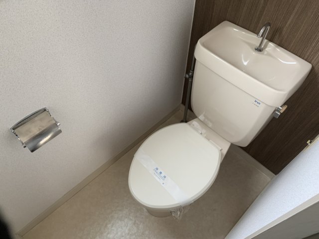 ＪＲ東海道本線 高槻駅 徒歩3分 4階建 築42年のトイレ写真
