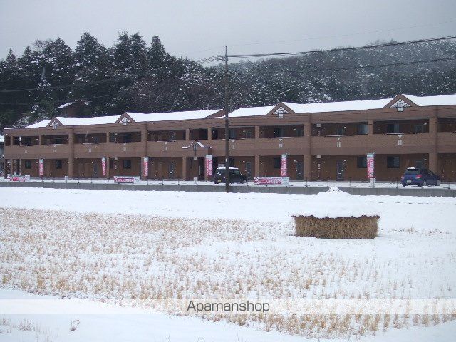 ＪＲ山陰本線 倉吉駅 バス乗車時間：5分 最寄りバス停で下車 徒歩13分 築20年