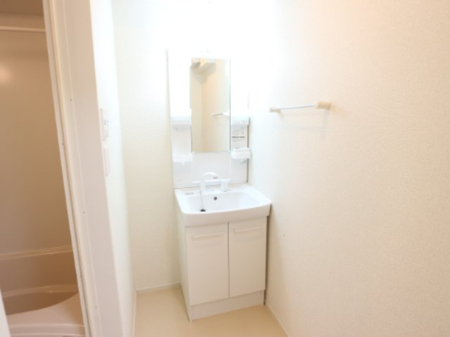 洗面設備　同型モデル写真