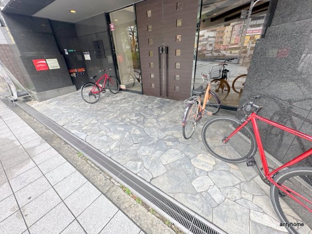 地下鉄千日前線 桜川駅 徒歩3分 13階建 築23年の外観写真