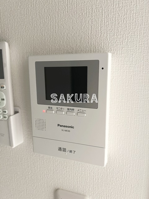セキュリティ　女性の方でも安心のモニター付きインターフォン♪