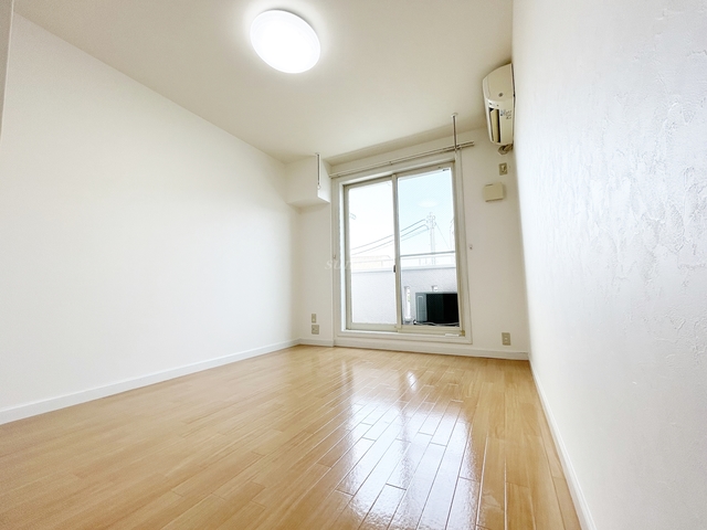 居室・リビング　明るいお部屋です！