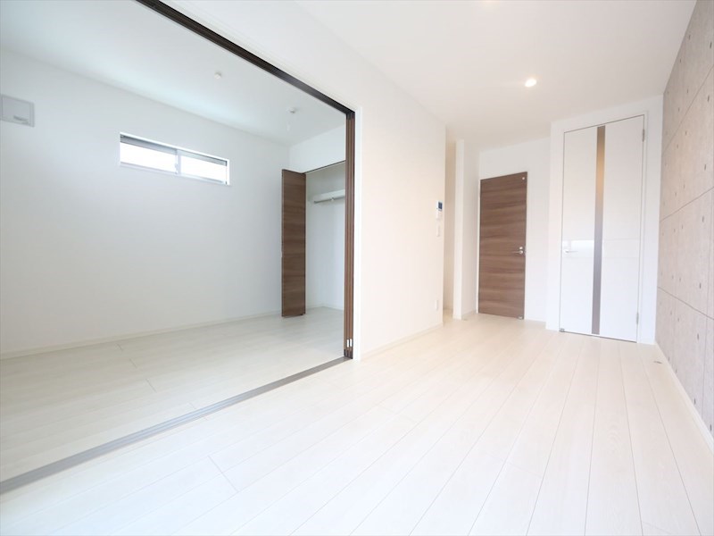 居室・リビング　ＬＤＫ9.3帖　洋室4.6帖と繋げても仕切っても使えます