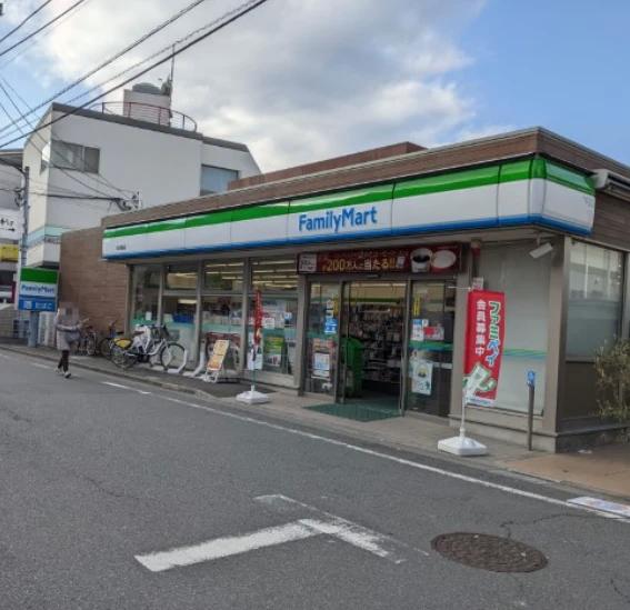 コンビニ　ファミリーマート 仙川駅西店（コンビニ）まで264m