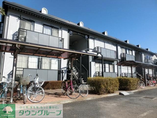 建物外観　駐車場敷地内にあります
