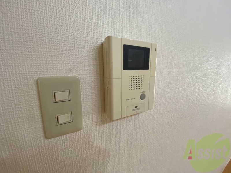 セキュリティ　ＴＶモニター付インターホンです。来客者の顔が見えるので安心！