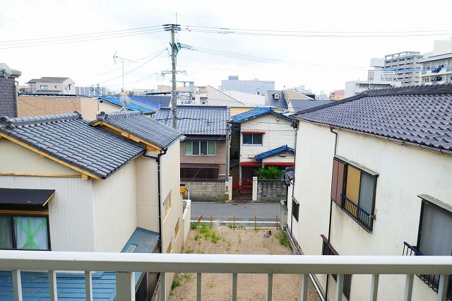 地下鉄箱崎線 箱崎九大前駅 徒歩3分 3階建 築31年の内装写真