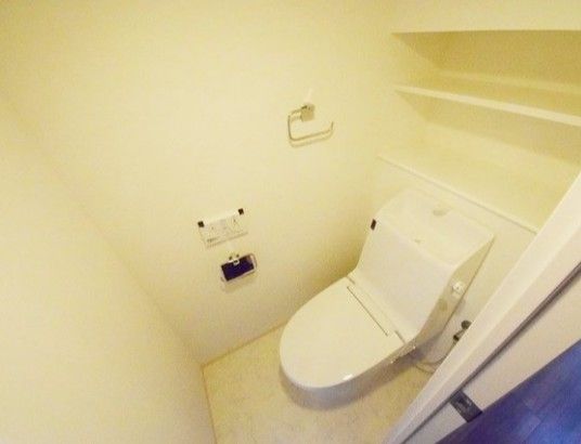 トイレ　参考写真：別部屋タイプ