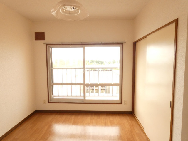 その他部屋・スペース　お部屋の床もピカピカです★