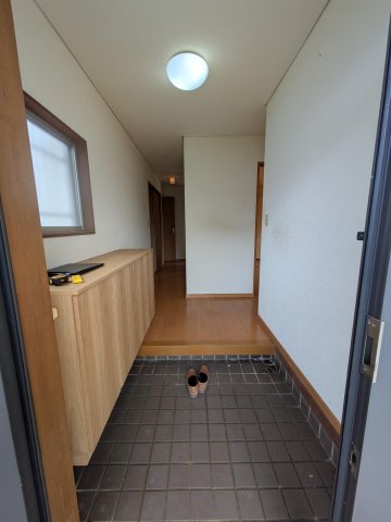 ALVIRE中郷町汐見ヶ丘の玄関写真