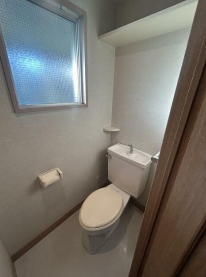 トイレ　落ち着いた色調のトイレです♪