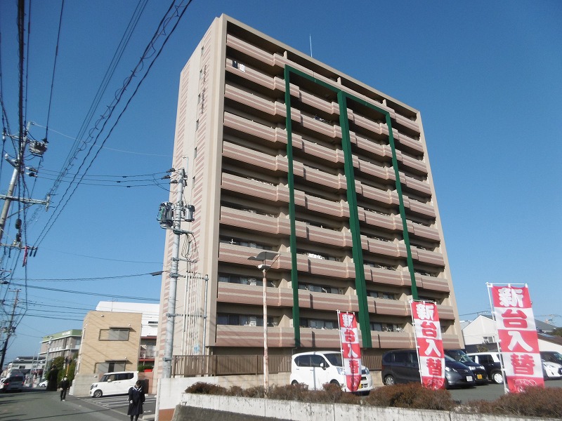 熊本市南区田井島のマンションの建物外観