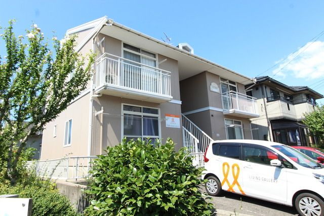 新潟市中央区堀之内南のアパートの建物外観