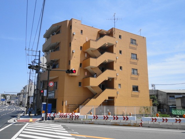横浜市保土ケ谷区和田のマンションの建物外観