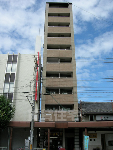 京都市上京区青龍町のマンションの建物外観