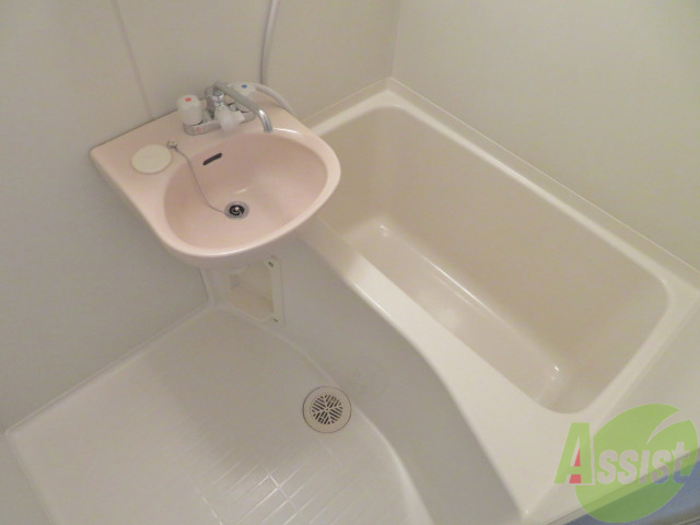 バス・シャワールーム　疲れた時はゆっくり湯船につかってみてはいかがでしょうか