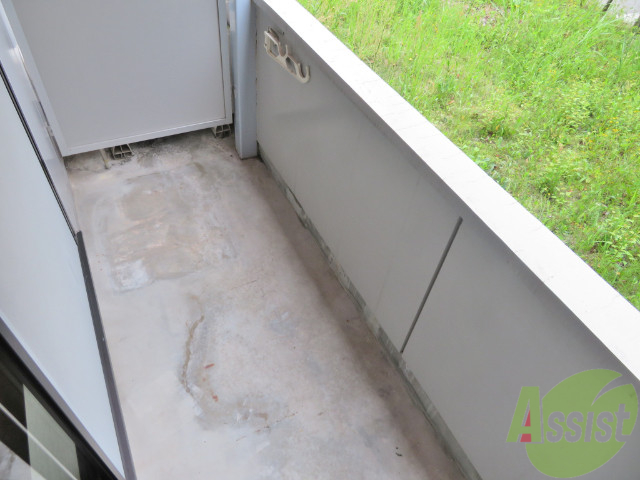 バルコニー　洗濯物がたくさん干せるバルコニーで嬉しいですね。