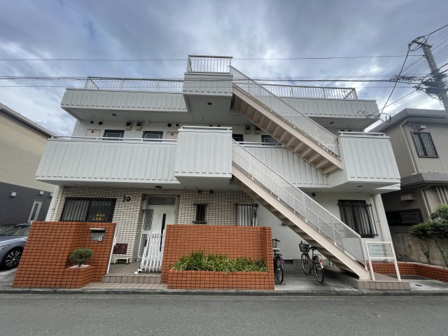 横浜市神奈川区三ツ沢下町のマンションの建物外観