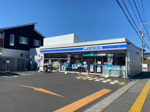 コンビニ　ローソン 高知介良乙店（コンビニ）まで701m