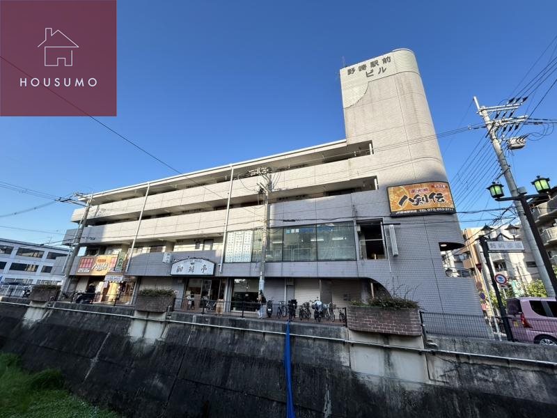 【野崎駅前ビルの建物外観】