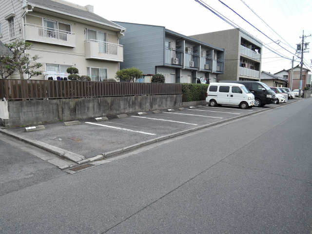 【ドミールハヤマの駐車場】