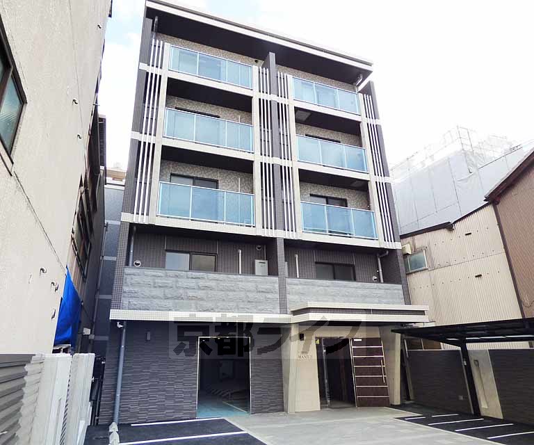 京都市右京区西院西寿町のマンションの建物外観