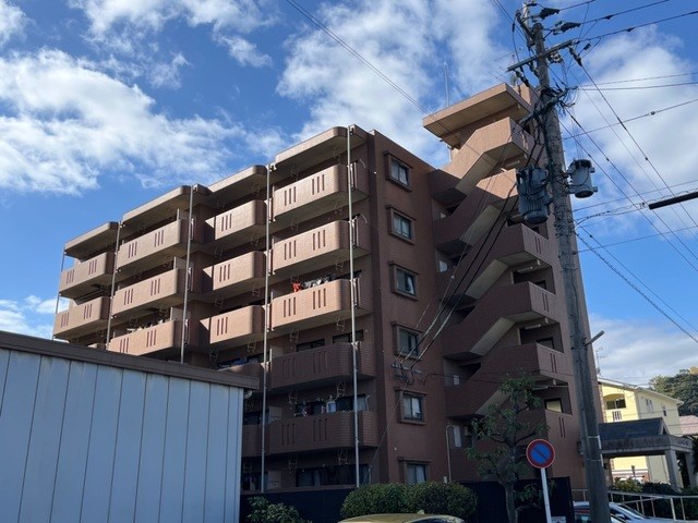 鹿児島市武のマンションの建物外観