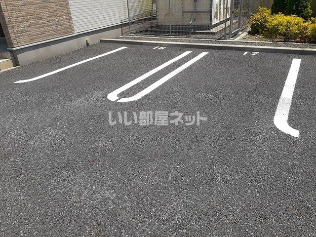 【オリンピアの駐車場】