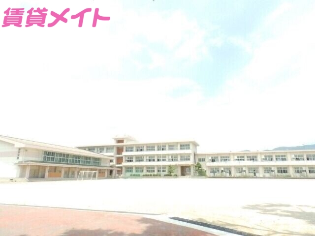 【ラシア　IIIの小学校】