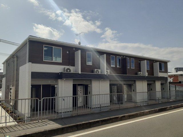 加古川市平岡町新在家のアパートの建物外観