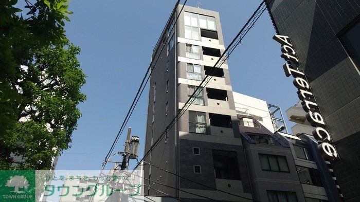 千代田区神田多町のマンションの建物外観