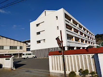 【倉敷市寿町のマンションの小学校】