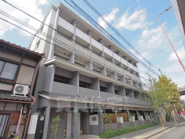 京都市南区九条町のマンションの建物外観