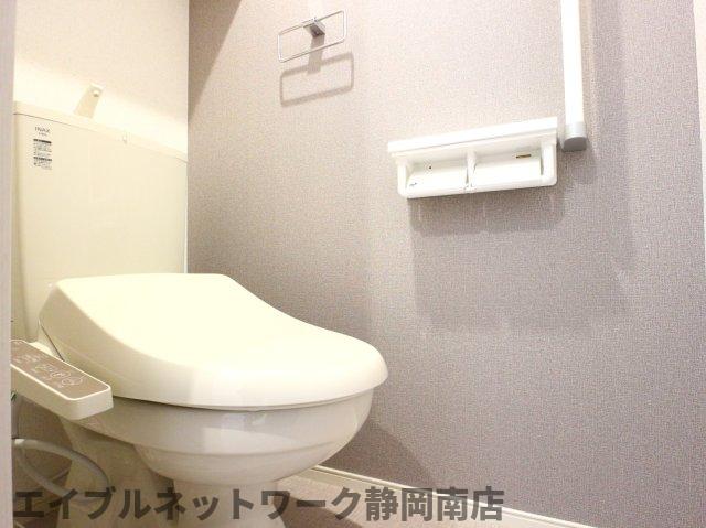 トイレ　清潔感のあるトイレです