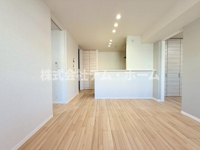 居室・リビング　こちらのリビングで趣味の時間をお楽しみください