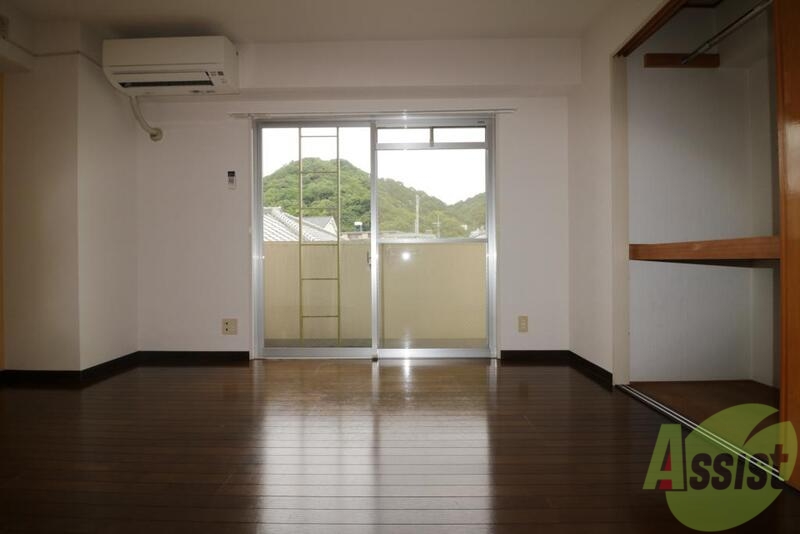 居室・リビング　ピッカピカのフローリングです。