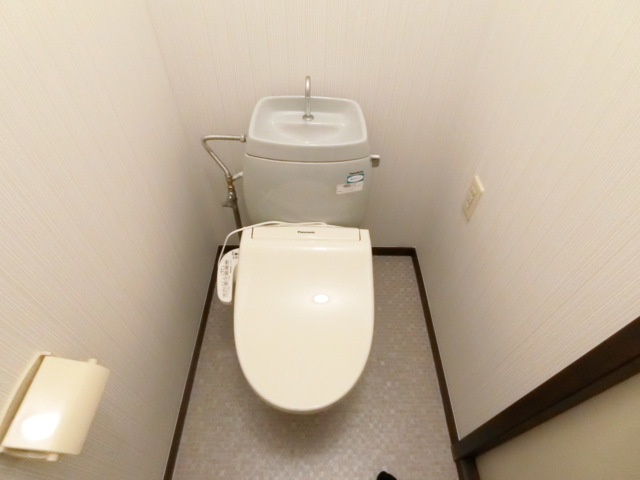 トイレ　温水洗浄便座です♪
