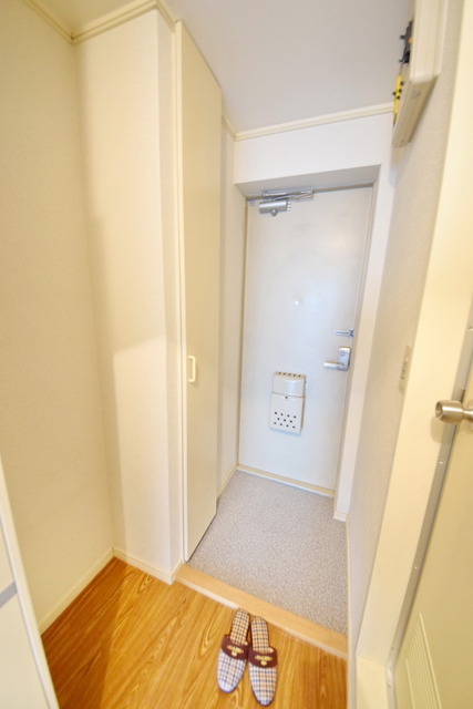 玄関　★大きめの靴箱がうれしい★