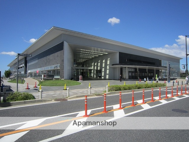 図書館　岡崎市図書館交流プラザ　りぶら（図書館）まで700m