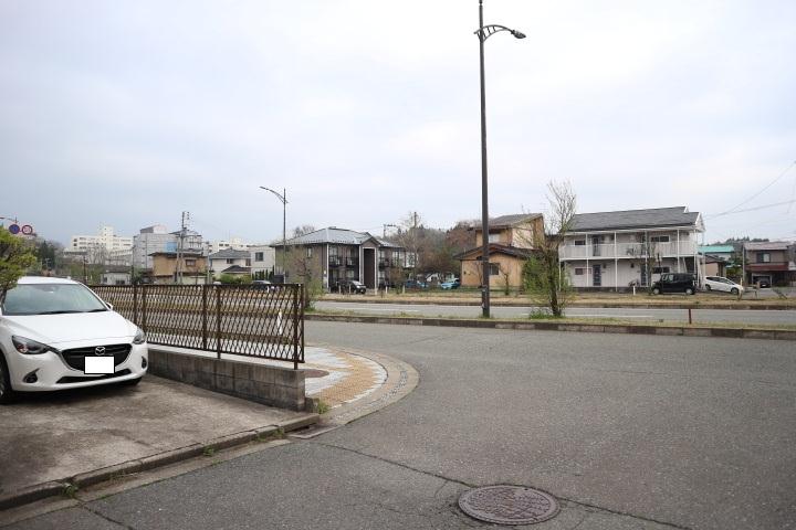 その他　前面道路（その他）まで0m