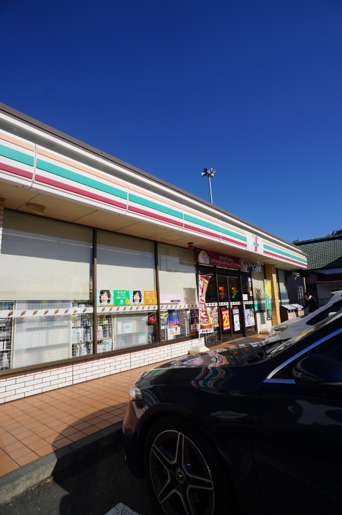 コンビニ　セブンイレブン 大磯国府本郷店（コンビニ）まで322m