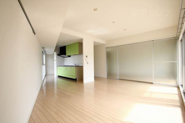 居室・リビング　別号室の写真使用