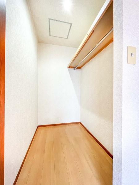 収納　ウォークインクローゼット