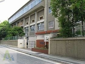 中学校　神戸市立高取台中学校（中学校）まで987m