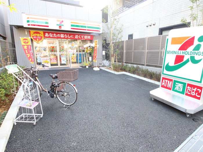 コンビニ　セブンイレブン板橋本蓮沼駅西店（コンビニ）まで52m